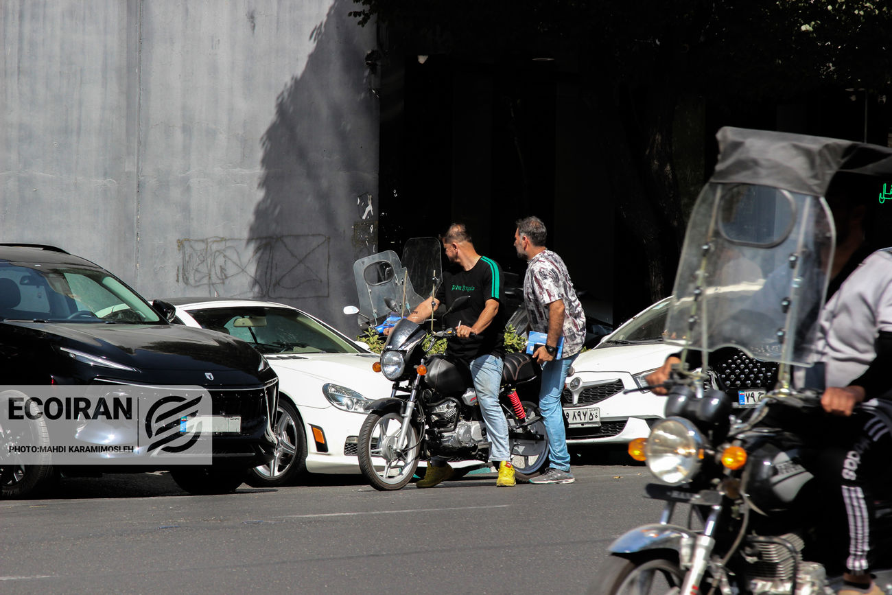 فاصله ایرانیها با خودروهای روز رکورد زد فاصله ایرانیها با خودروهای روز رکورد زد