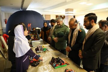 برپایی نمایشگاه علم و فناوری بسیج در چهارمحال و بختیاری برپایی نمایشگاه علم و فناوری بسیج در چهارمحال و بختیاری