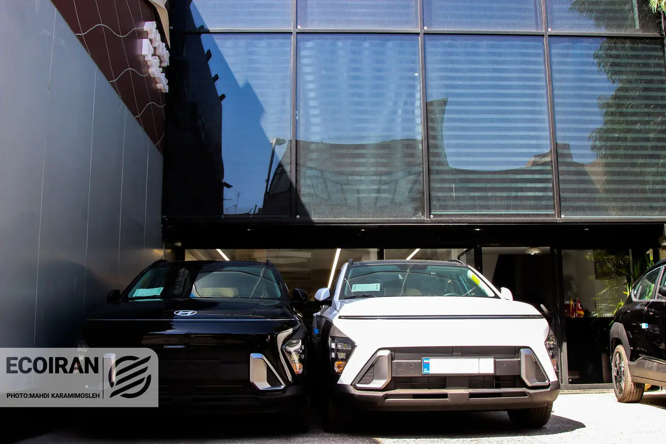 تعرفه واردات خودرو تا پایان ۱۴۰۵ اعلام شد/ خودروهای با حجم موتور بیش از ۳۰۰۰ سیسی، شامل ۱۶۵ درصد حقوق ورودی شدند تعرفه واردات خودرو تا پایان ۱۴۰۵ اعلام شد/ خودروهای با حجم موتور بیش از ۳۰۰۰ سیسی، شامل ۱۶۵ درصد حقوق ورودی شدند