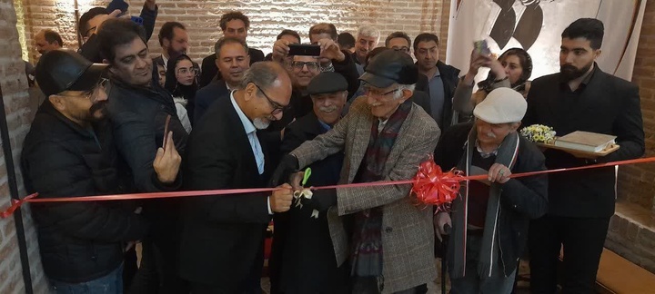 افتتاح نمایشگاه آثار هشتمین دوسالانه ملی ایران در دولتخانه صفوی قزوین افتتاح نمایشگاه آثار هشتمین دوسالانه ملی ایران در دولتخانه صفوی قزوین
