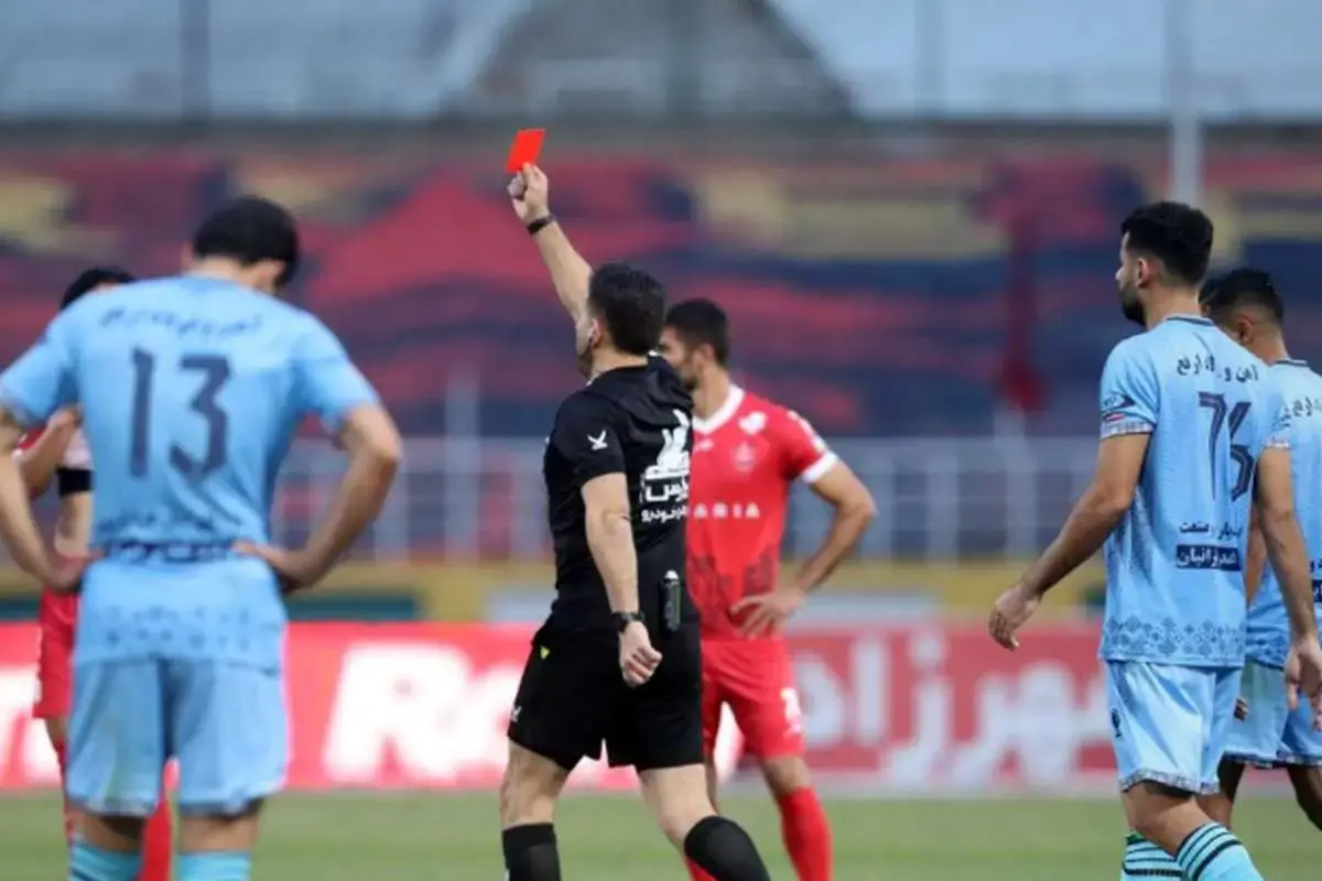 ابهام در قضاوت بازی پرسپولیس و چادرملو ابهام در قضاوت بازی پرسپولیس و چادرملو