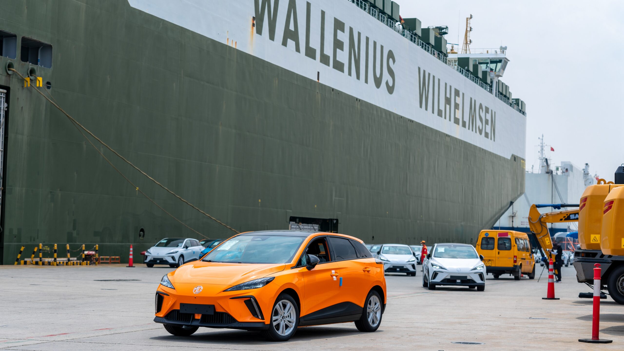 صادرات اجباری چین برای تسخیر بازار خودرو China's car exports surge substantially despite COVID-19 outbreaks - CGTN