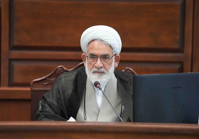 موضعگیریهای دقیق مرجعیت شیعه در جریانات اخیر مایه دلگرمی مردم است موضعگیریهای دقیق مرجعیت شیعه در جریانات اخیر مایه دلگرمی مردم است