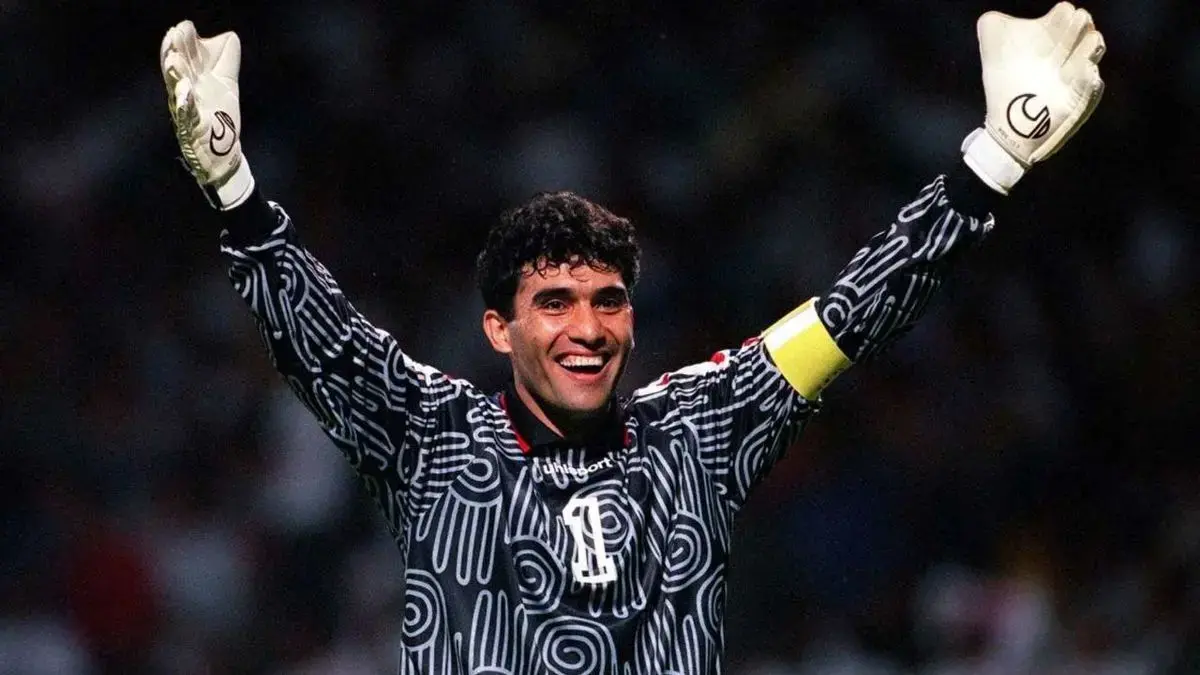 احمدرضا عابدزاده در آمریکا پا به توپ شد احمدرضا عابدزاده در آمریکا پا به توپ شد