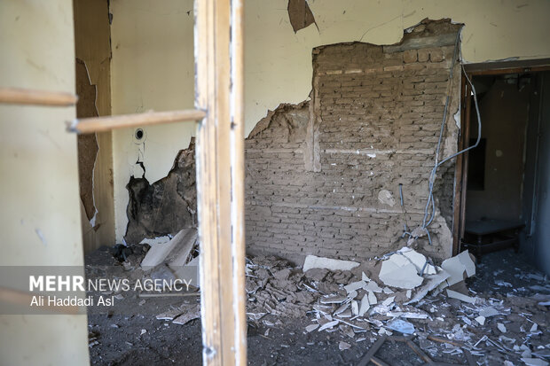 اصابت ۲۱ موشک سنگرشکن به حریم سعدآباد اصابت ۲۱ موشک سنگرشکن به حریم سعدآباد