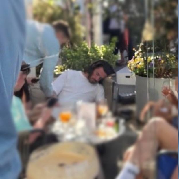 حال خراب بازیکن لیگ برتری پس از خوشگذرانی عجیب! + عکس ۱۸+ حال خراب بازیکن لیگ برتری پس از خوشگذرانی عجیب! + عکس ۱۸+