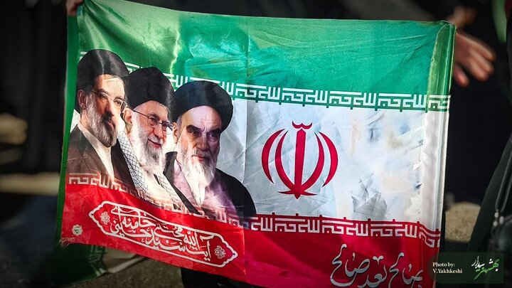 مردم مازندران ایستاده پای میدان مردم مازندران ایستاده پای میدان