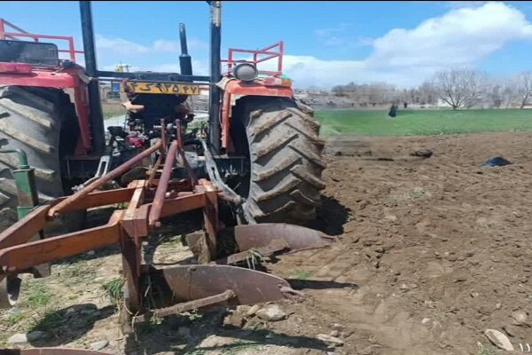 ممنوعیت استفاده از گاوآهن «برگرداندار» در مزارع دیم لرستان ممنوعیت استفاده از گاوآهن «برگرداندار» در مزارع دیم لرستان