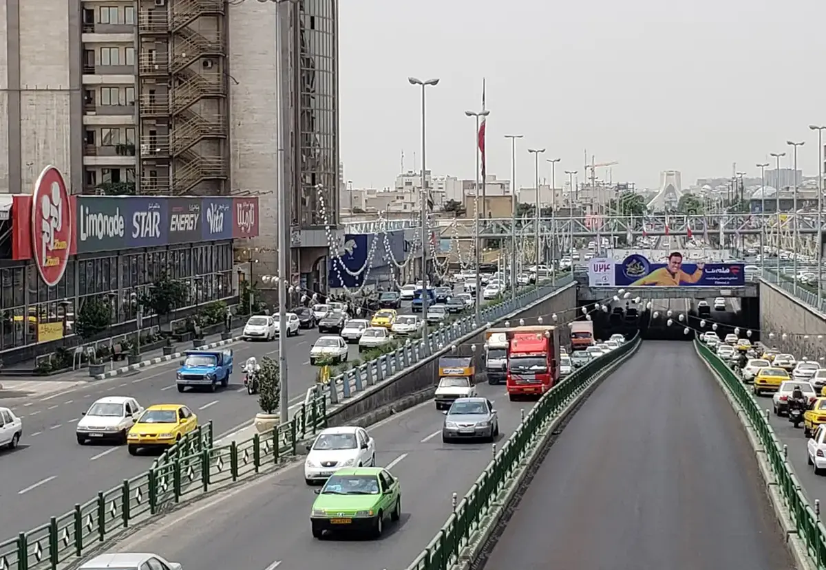 اشتباه عجیب روی بیلبورد نصب شده در خیابانهای تهران خبرساز شد+ عکس اشتباه عجیب روی بیلبورد نصب شده در خیابانهای تهران خبرساز شد+ عکس