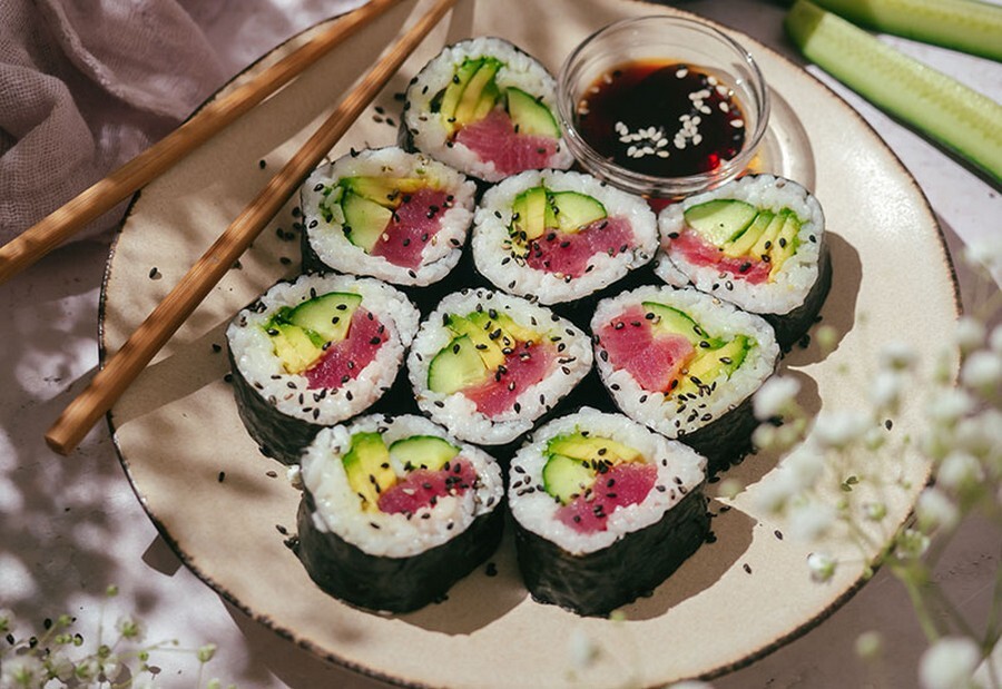 بهترین غذاهای جهان + عکس Sushi.jpg