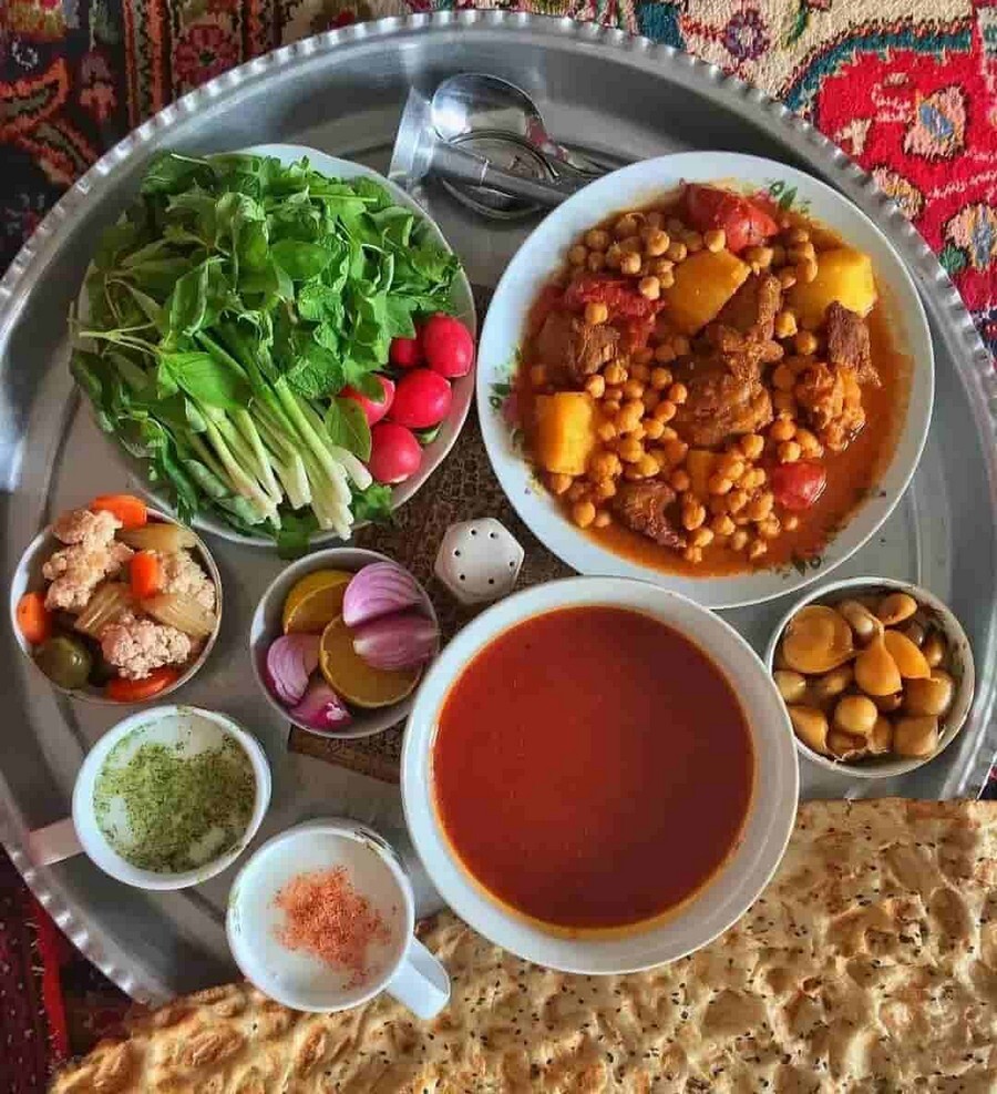 بهترین و معروف ترین غذاهای محلی و سنتی اصفهان + عکس یخنی لوبیا.jpg