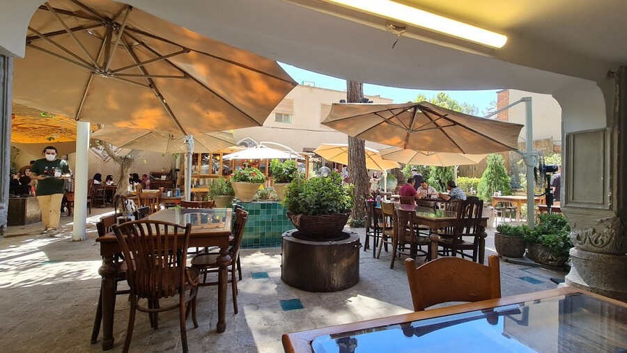 بهترین کافه های اصفهان؛ معرفی کافه های دنج، معروف، سنتی و مدرن اصفهان نمکدان.jpg