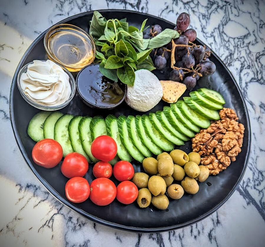 بهترین کافههای کرج؛ از مهرشهر تا عظیمیه + آدرس و عکس صاحبقرانیه غذا.jpg