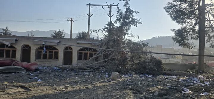 شکاف و ترکهای عمیق حمله دشمن بر پیکر قلعه تاریخی «فلکالافلاک» شکاف و ترکهای عمیق حمله دشمن بر پیکر قلعه تاریخی «فلکالافلاک»