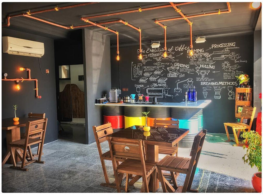 لیست بهترین کافه های قشم با عکس و آدرس lastsecond.ir-best-cafes-in-qeshm-dejavu.jpg