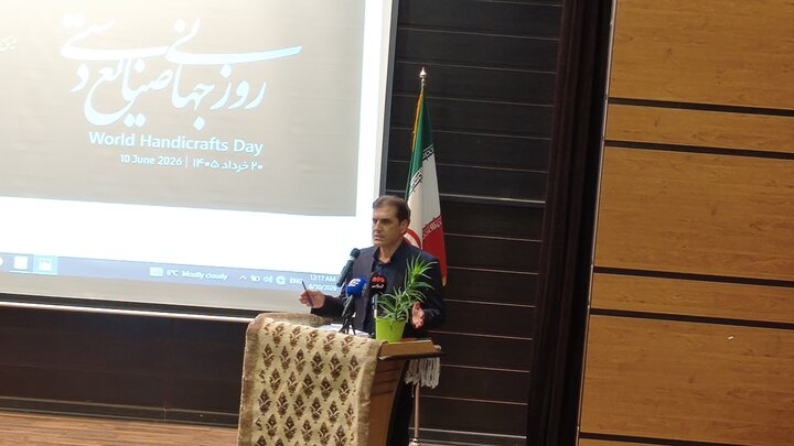 اعظمی: صنایعدستی کرمانشاه با ۲۵ هزار هنرمند ظرفیت کمنظیری دارد اعظمی: صنایعدستی کرمانشاه با ۲۵ هزار هنرمند ظرفیت کمنظیری دارد