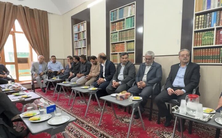 مدرسی: صنایع دستی یزد نیازمند حمایت و مقابله با کالاهای تقلبی است مدرسی: صنایع دستی یزد نیازمند حمایت و مقابله با کالاهای تقلبی است