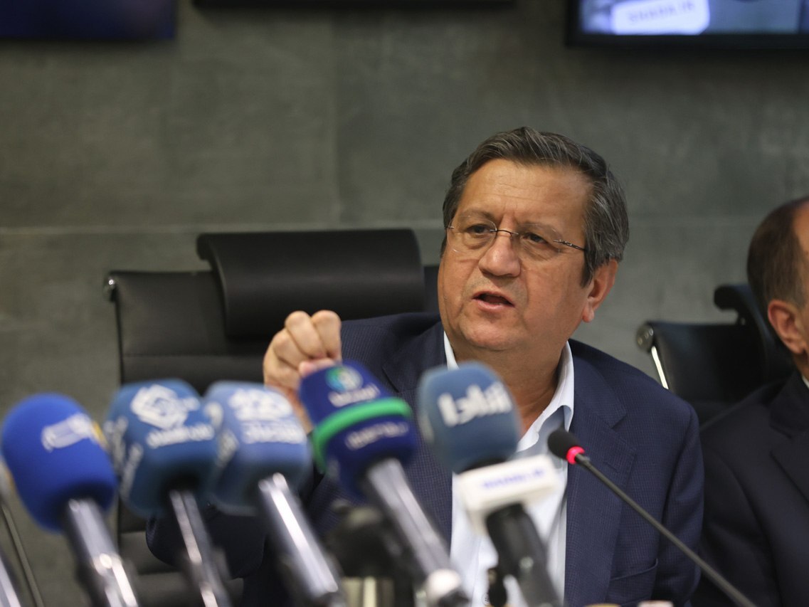 مدنیزاده: روش فعلی قیمتگذاری دارو پاسخگو نیست | همتی: محدودیت بانکی صادرکنندگان عراق رفع میشود مدنیزاده: روش فعلی قیمتگذاری دارو پاسخگو نیست | همتی: محدودیت بانکی صادرکنندگان عراق رفع میشود