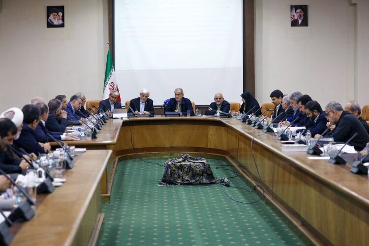 هشدار پزشکیان درباره شرایط کشور / تأکید بر مشارکت مردم برای عبور از بحران هشدار پزشکیان درباره شرایط کشور / تأکید بر مشارکت مردم برای عبور از بحران