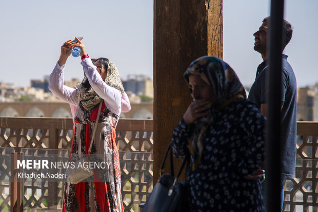 معمای گردشگری اصفهان؛ چرا افزایش ظرفیت، به افزایش سفر منجر نمیشود؟ معمای گردشگری اصفهان؛ چرا افزایش ظرفیت، به افزایش سفر منجر نمیشود؟