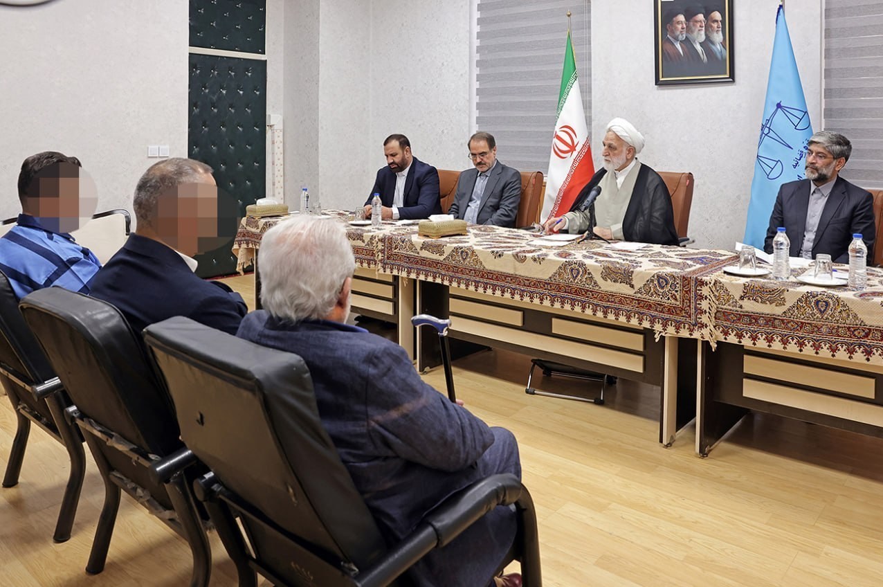 گفتوگوی مستقیم اژهای با متهمان یکی از پروندههای مهم فساد گفتوگوی مستقیم اژهای با متهمان یکی از پروندههای مهم فساد